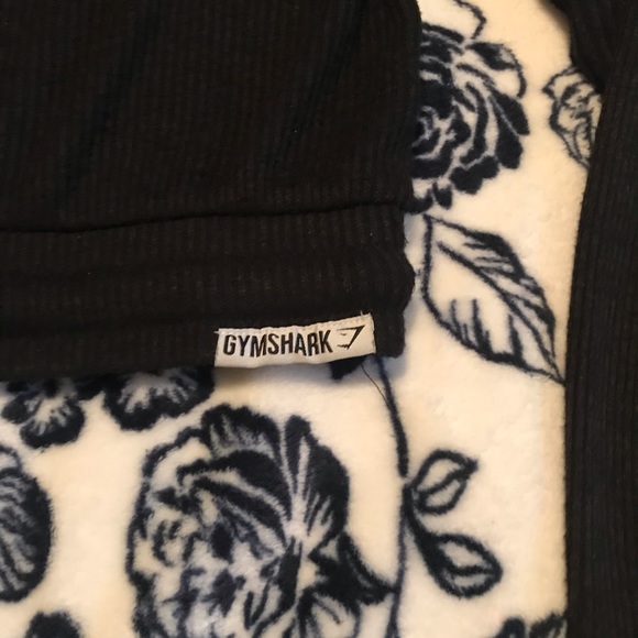 Women’s “ GymShark” Cropped Soft Athletic Top.💕 - Picture 3 of 4